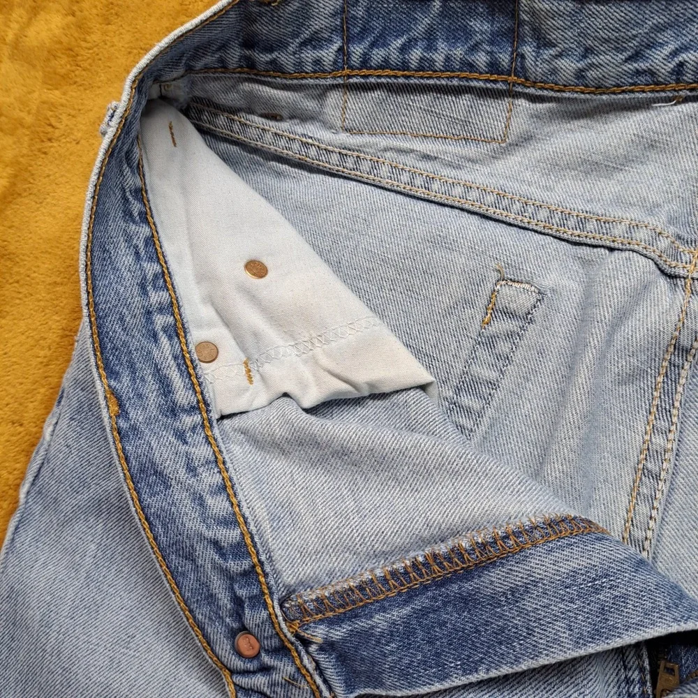 Levi's 505 Straight Leg Jeans Men 36x32 Light Blue Good Raw Hem Made in USA‎